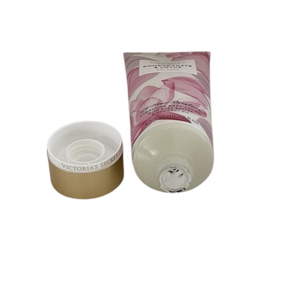 Victoria's Secret Pomegranate & Lotus 24-hour Moisturize Hydrating Body Lotion - Picture 4 of 11